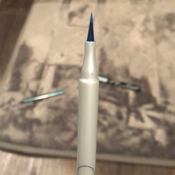 Marcelle, Chella & NICKAK Eyeliner - 3 - Picture 4 of 8